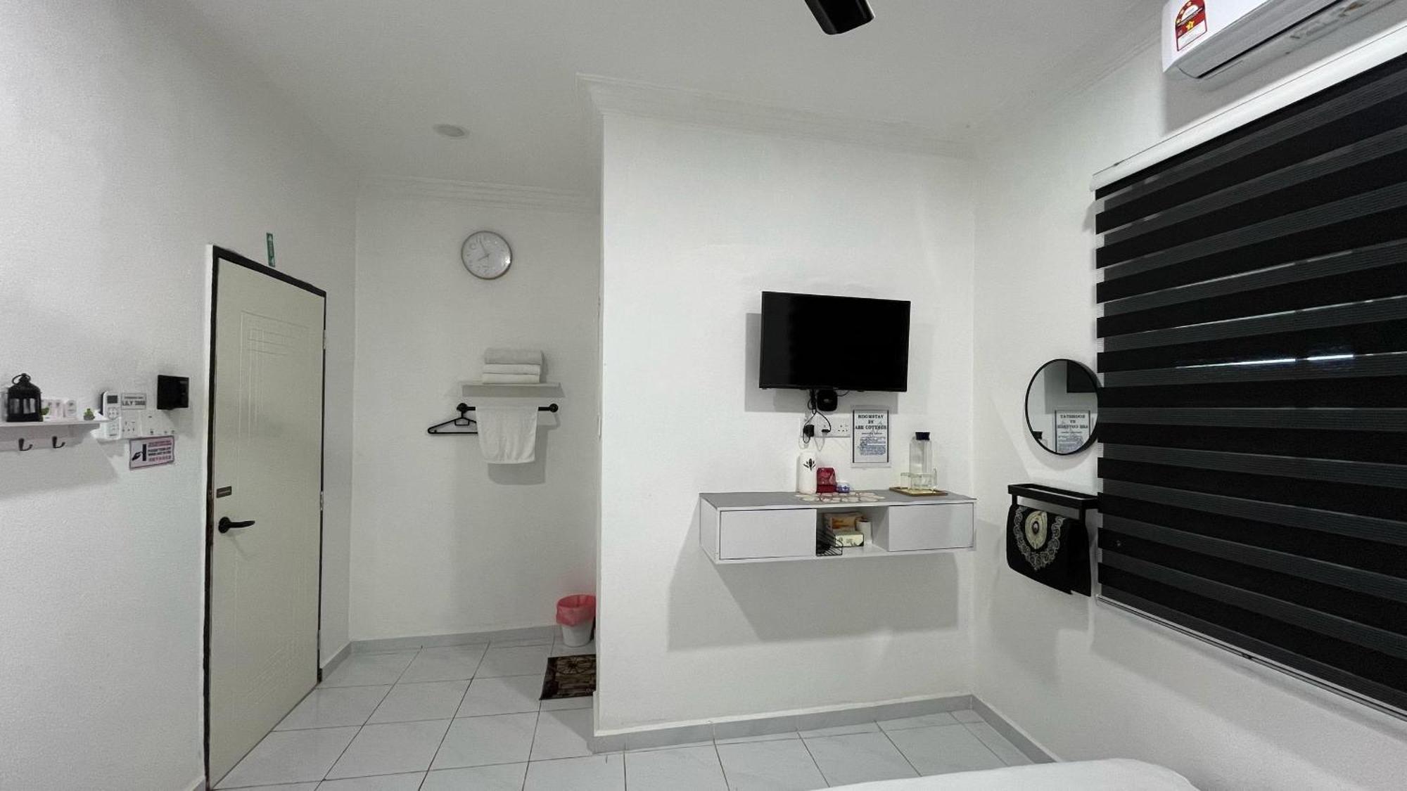 Roomstay By Abe Cottage Kampung Kuala Besut Room photo